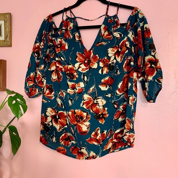 Floral strappy open shoulder shirt - Picture 9 of 10